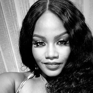 Meet your Posher, Toya